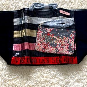 Tote bag with wrist bag